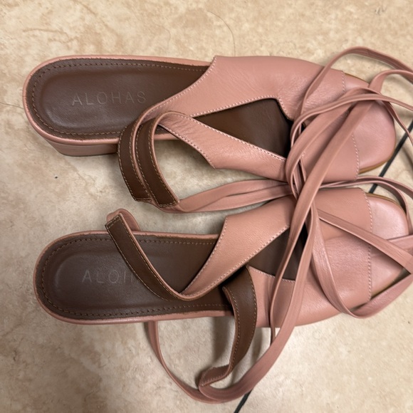 Alohas Lillies Pink Peep Toe Leather Wrap Sandals - Picture 6 of 9